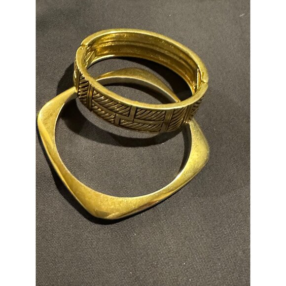 Bundle of 2 Gold Tone Bangles Costume Style - Picture 1 of 10